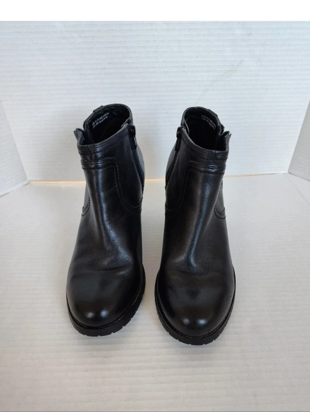 Clarks Artisan Black Leather Ankle Boots w Zippers Mission Halle Sz 9 Block Heel